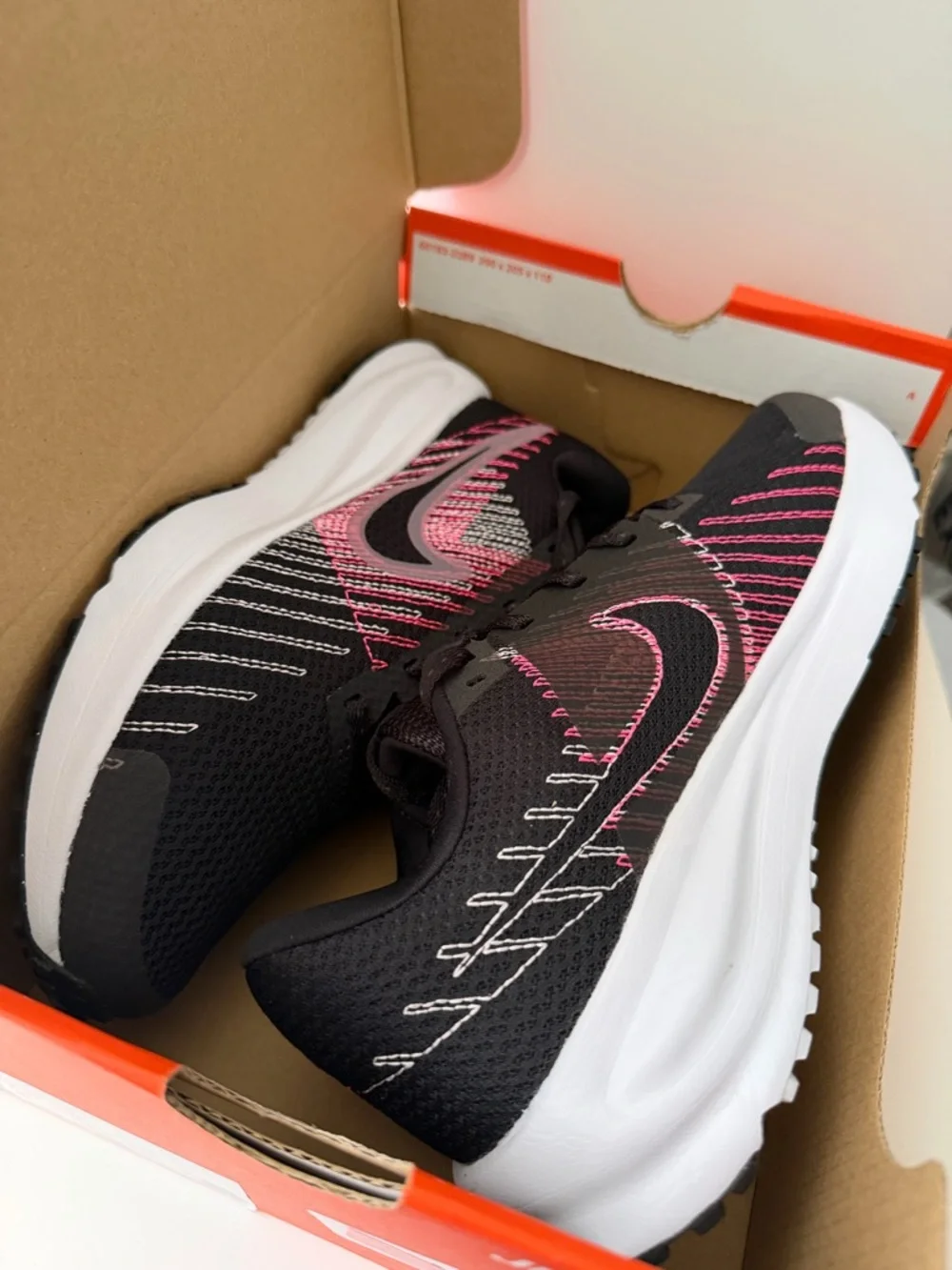 NIKE Womens Run Defy Running Shoes-Black Pink-Size 7.5-Lightweight Run Sneakers